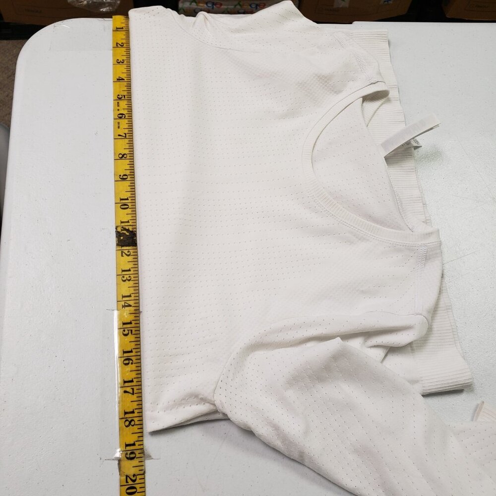 Athleta Womens In Motion Top T Shirt Size M Long Sleeve Athletic Workout Gym - Picture 9 of 12